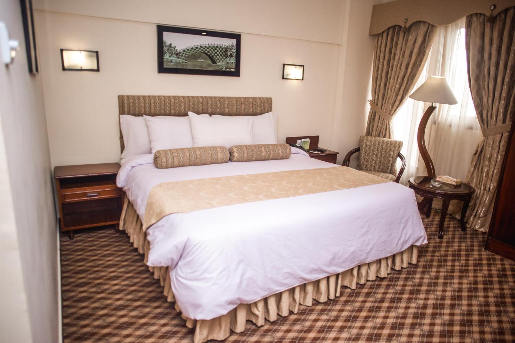 Mehran Hotel Karachi Bagian luar foto