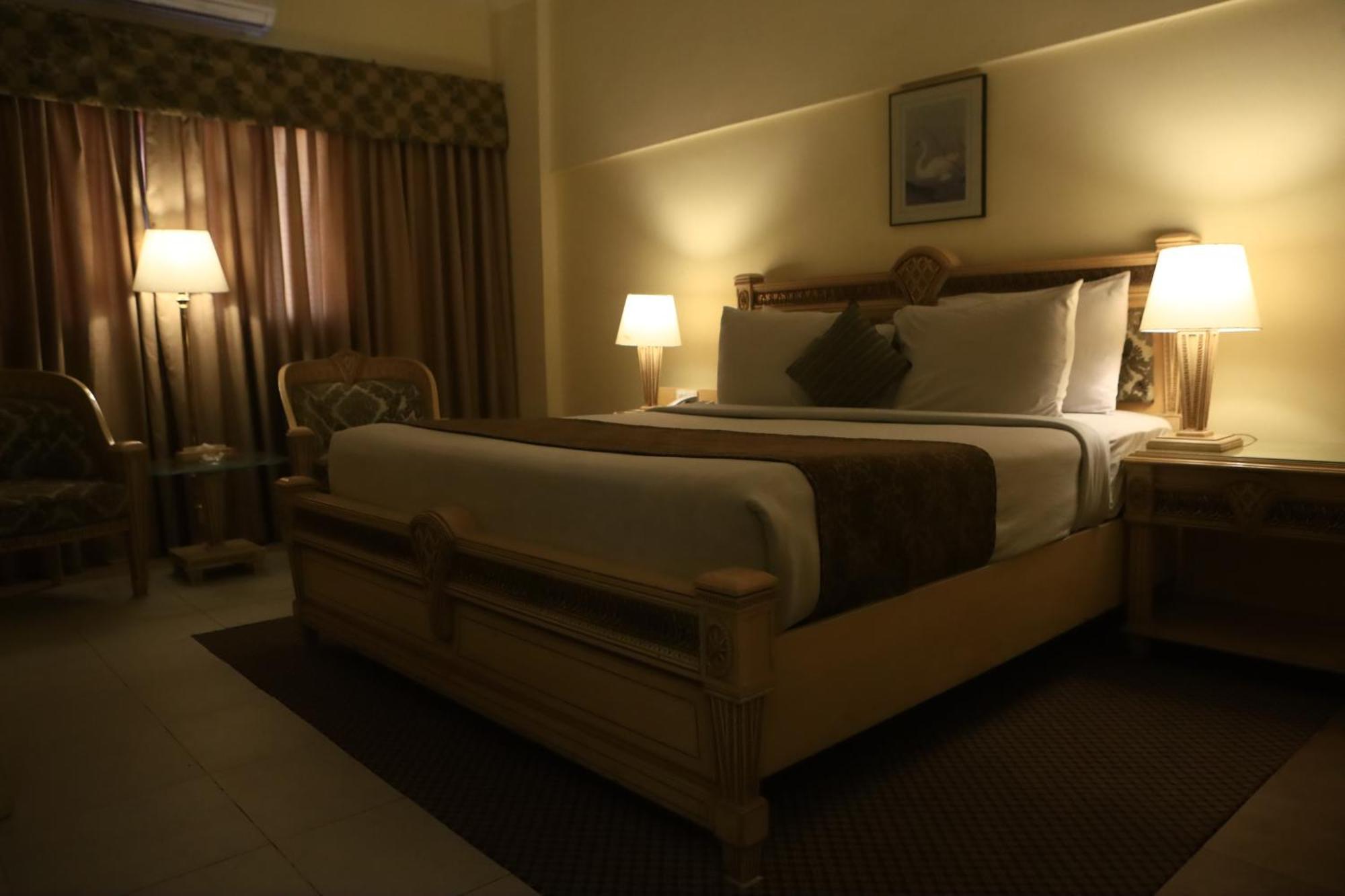 Mehran Hotel Karachi Bagian luar foto