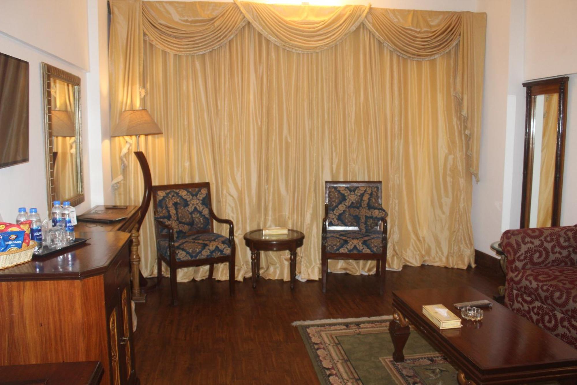 Mehran Hotel Karachi Bagian luar foto