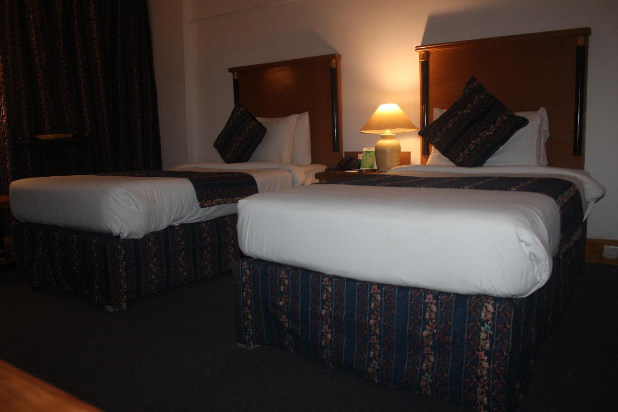 Mehran Hotel Karachi Bagian luar foto