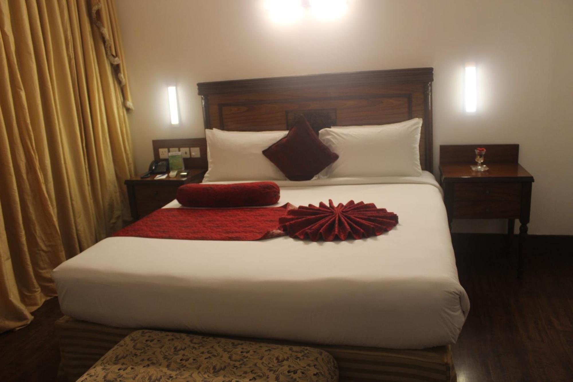 Mehran Hotel Karachi Bagian luar foto