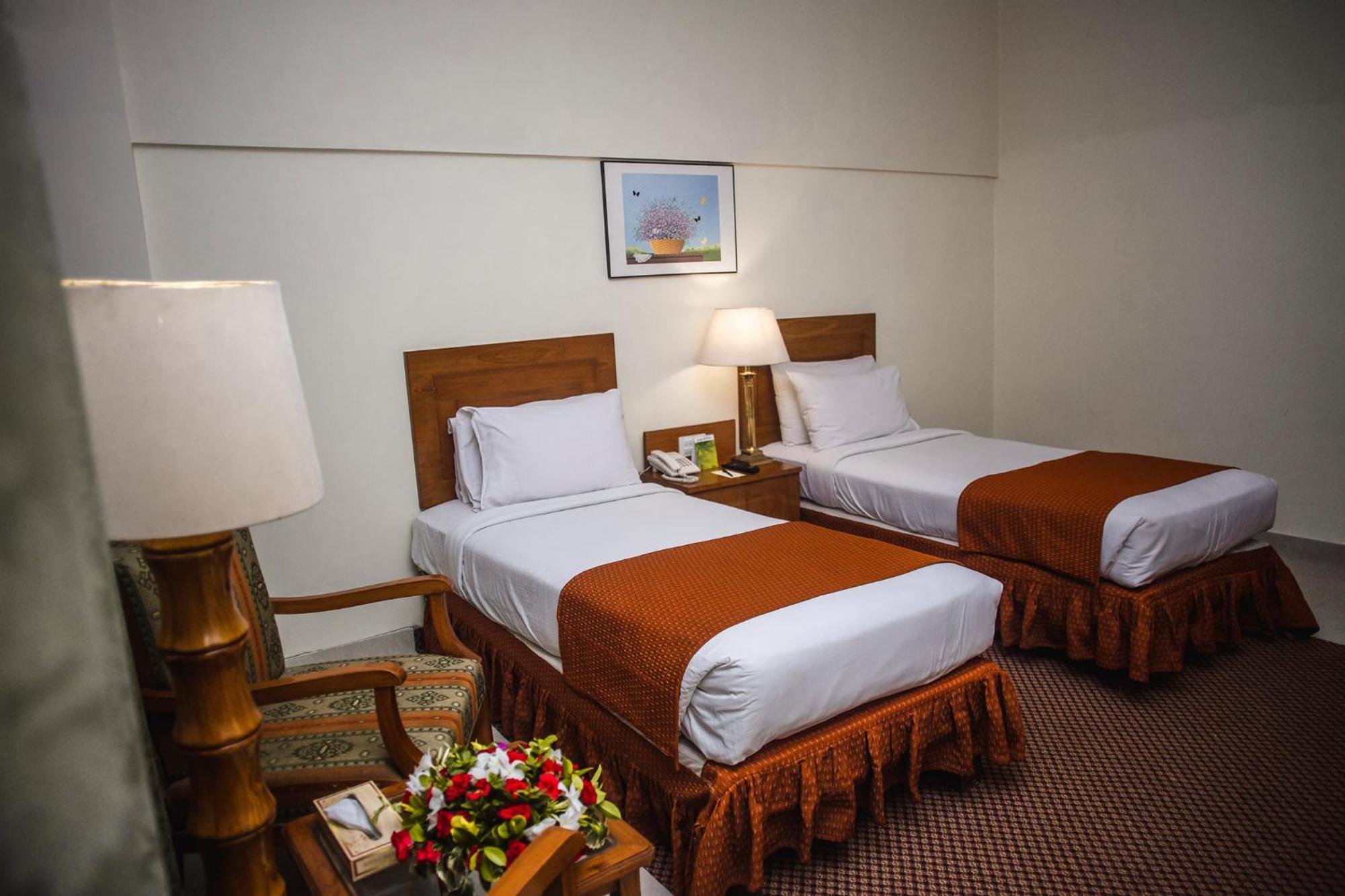 Mehran Hotel Karachi Bagian luar foto